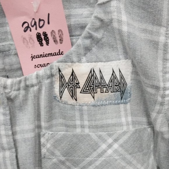 2901 Size Medium Old Navy Grey and Blue Upcycled Button Down Shirt. - Picture 3 of 5